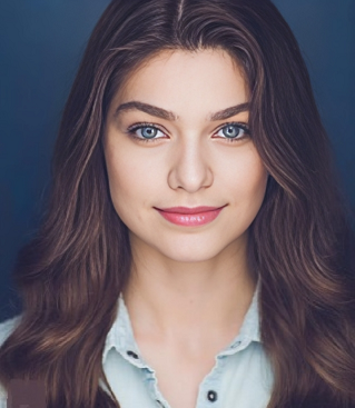 Catharine Daddario Age, Bio, Career, Achievements 2024